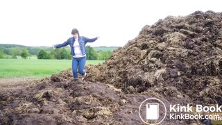 Massive dung pile - lots of cowshit