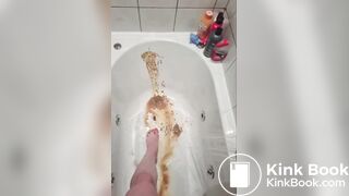 Blonde bathtub laxative