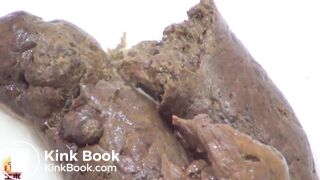 Cute girl pooping - video 3