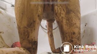 Beautiful blonde shit and anal fisting squirt