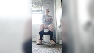 Hot girl pooping on toilet - video 5
