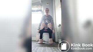 Hot girl pooping on toilet - video 5