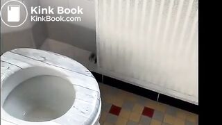 Pooping ın container