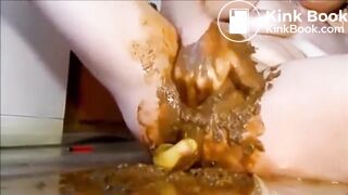Scat Pussy Fisting - video 2