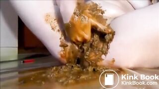 Scat Pussy Fisting - video 2