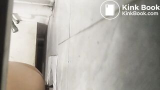 女人上厕所大便