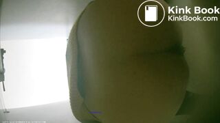 Chinese girl pooping - video 225