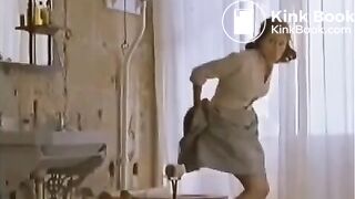 2 women from the 1700s have diarrhea