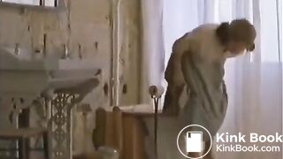 2 women from the 1700s have diarrhea