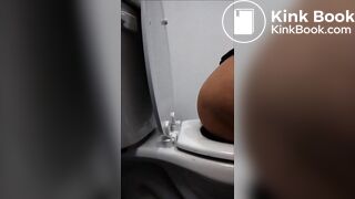Latina with big ass pooping and farting on toilet