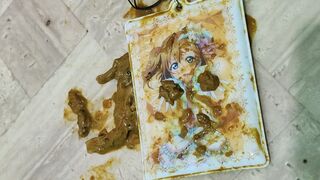 また友達のグッズにうんち