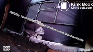 Beautiful women pooping in the toilet 4