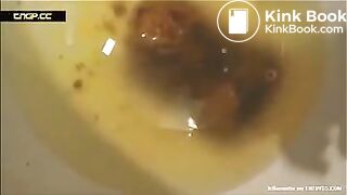 Girl pooping - video 488