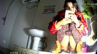 Beauty poops - video 4