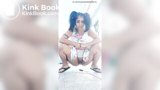 Girl pooping - video 485