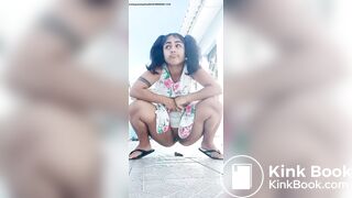 Girl pooping - video 485