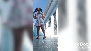Girl pooping - video 485