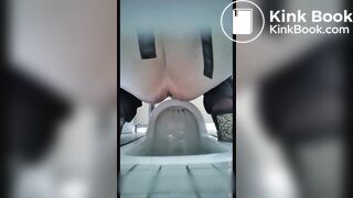 熟女トイレ大きなうんこ