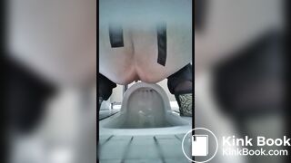 熟女トイレ大きなうんこ