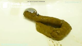 girl with fine ass shits in the sink