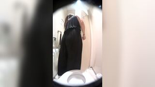 Gorgeous girl poop (Dualcam/Bowlcam)