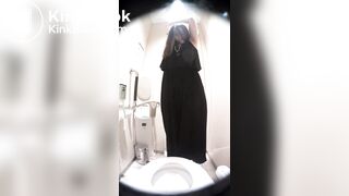 Gorgeous girl poop (Dualcam/Bowlcam)
