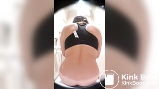 Gorgeous girl poop (Dualcam/Bowlcam)