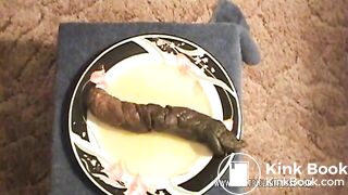 A poo log on a plate..