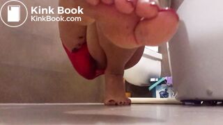 Poop into red panties