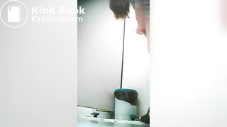 Chinese girl pooping - video 158