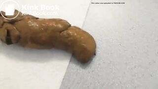 Girl pooping - video 471