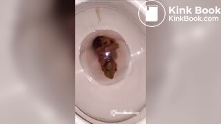 Saudi girl takes massive shits comp