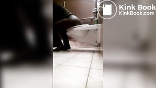 Sexy ebony pooping and farting on toilet