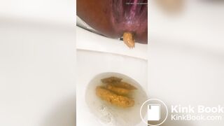 Ebony shits - video 11