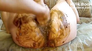 Shit filled pussy - video 4