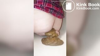 Girl shits on feet - video 3