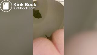 GREEN poo