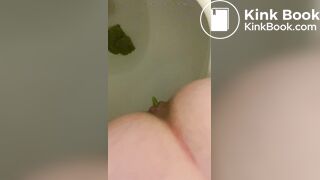 GREEN poo