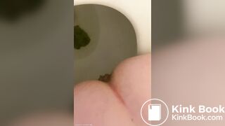 GREEN poo