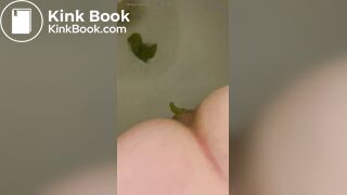 GREEN poo