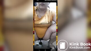 Indian aunty piss, shit