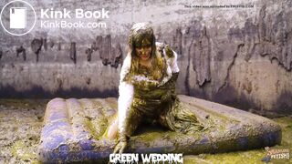 ManureFetish Spring Sale - Girls in cowshit