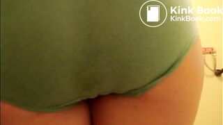 Girl shitting her green panties with a crackling poo