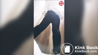 Chinese girl pooping - video 180