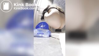 beautiful chinese girl goes to the toilet - video 8