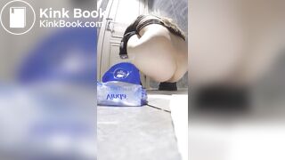 beautiful chinese girl goes to the toilet - video 8