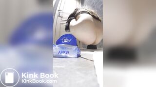 beautiful chinese girl goes to the toilet - video 8