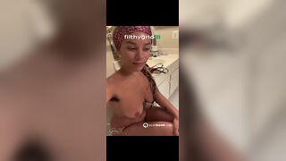 Nude Girl poop and record it