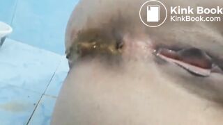 pooping Iranian milf