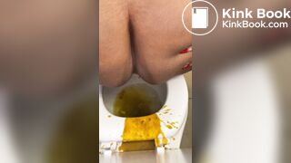 Fat ass Ebony sprays diarrhea on seat